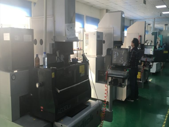 放電機(jī)